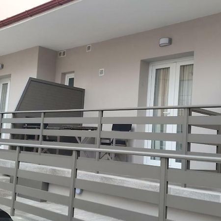 Apartament Chriselia Nea Roda Zewnętrze zdjęcie